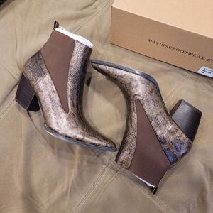 Sz 8 NWT Coconuts by Matisse Kyoto Brown Booties Snakeskin Finish